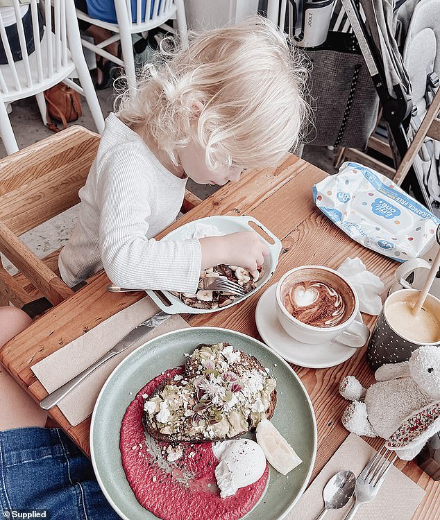 The mom is even teaching her daughter not to be obsessed with technology and not giving her phones or iPads to distract her when out with friends.