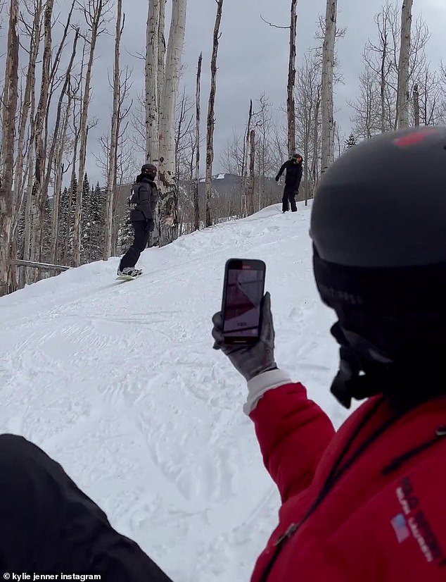 Capturing special memories: The mother-of-two showed off the snow-covered hill and cloudy weather on Instagram story