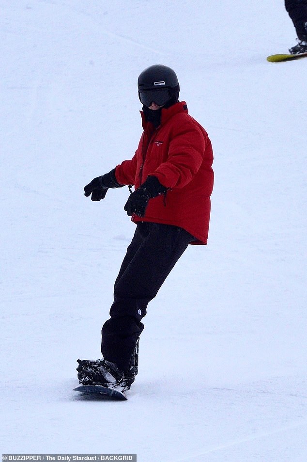 Group activity: The Hulu stars, ages 27 and 25 respectively, bundled up to beat the cold as they went skiing with their pal Justin Bieber