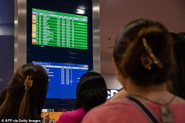 Qantas flight QF19 was one of nearly 300 diverted flights, and by mid-afternoon on New Year's Day, the normally busy airspace over the Philippines was completely empty of air traffic.