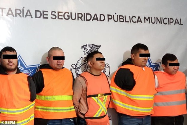 Ciudad Juárez authorities detained five members of the Los Mexicles gang after a high-speed chase.  The five suspects were arrested on attempted murder, illegal possession of firearms, and criminal organization conspiracy charges.