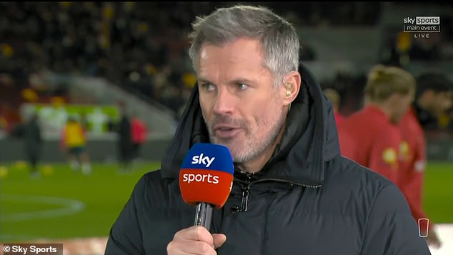 Jamie Carragher called his former team's half of his fist defense 'absolutely chaotic'