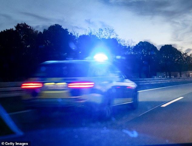 The police spent 15 minutes trying to stop the driver while he was driving on the A70 motorway in Bavaria.