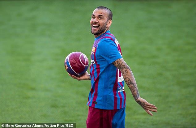 The signing of Dani Alves is one of the transfers that has the club in trouble because the salary limits have been exceeded