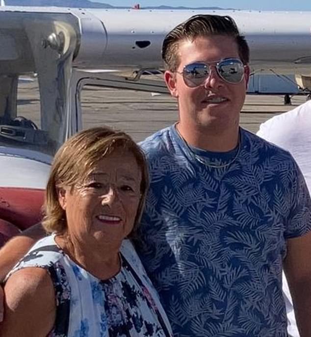 Peters (right) was flying with his grandmother, Martha Quiroga (left) and two cousins ​​on Monday morning.