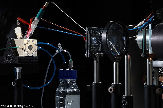 The scientists also built a small chamber containing the coated wafer, as well as a membrane for separating the produced hydrogen gas for measurement