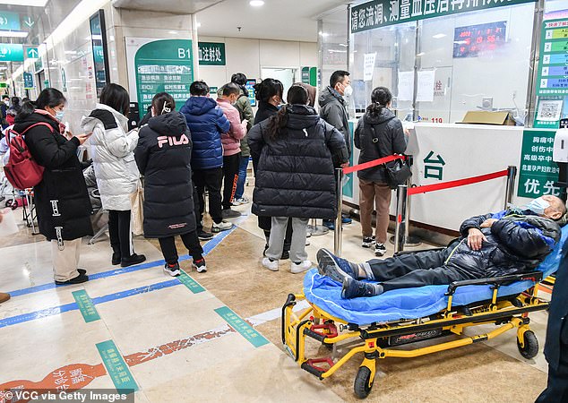 Patients await treatment at Peking University Third Hospital on January 3.