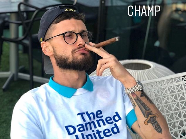 The farewell shirts worn by Klich's teammates show the midfielder smoking a cigar after Leeds' promotion to the Premier League in 2020