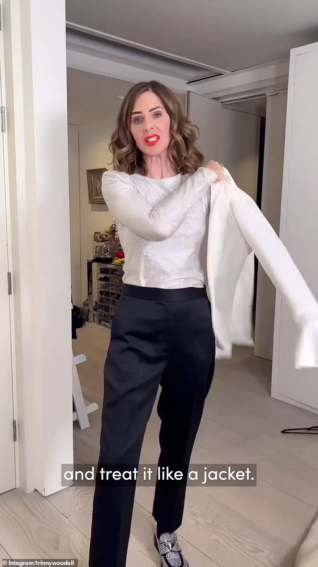 1672924154 78 Trinny Woodall models 23 ways to wear a white shirt