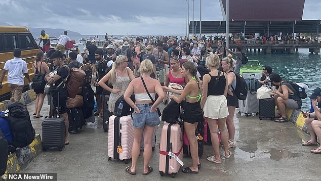 Hundreds of people were waiting to board the ferry back to the mainland.  Image: Supplied