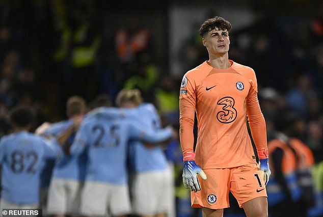 Kepa Arrizabalaga was unable to cut the ball despite seeming capable of intercepting the cross