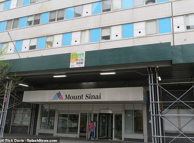 A photo of the entrance to Mount Sinai in Manhattan