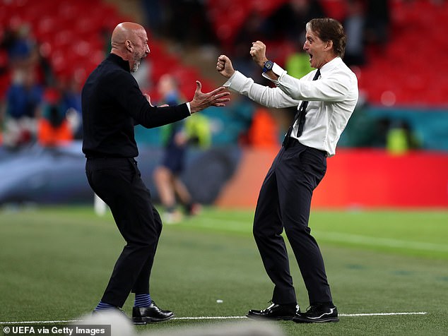 Vialli (left) pictured with Italy coach Roberto Mancini (right) after their victory in the 2021 European Championship final: in that hug there was love and friendship.