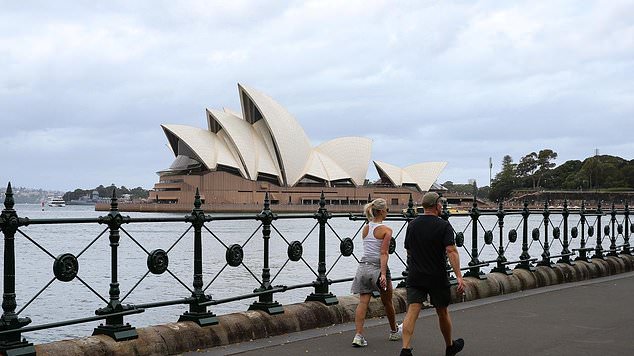 Heavy rain is said to be moving towards Queensland, in the far north of New South Wales, as the cyclone moves towards the northeast of the nation.