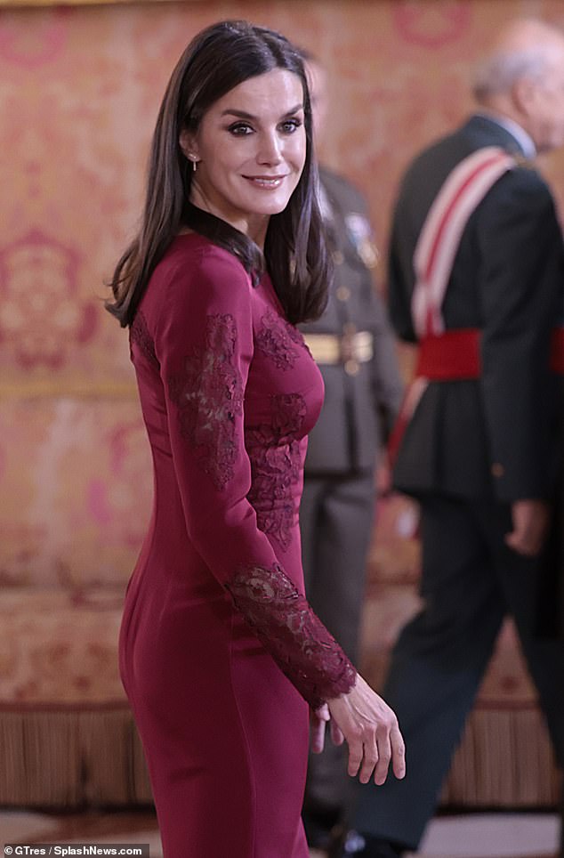 Letizia renewed her commitment to sustainable fashion for the occasion, wearing two pieces that she has already worn several times.