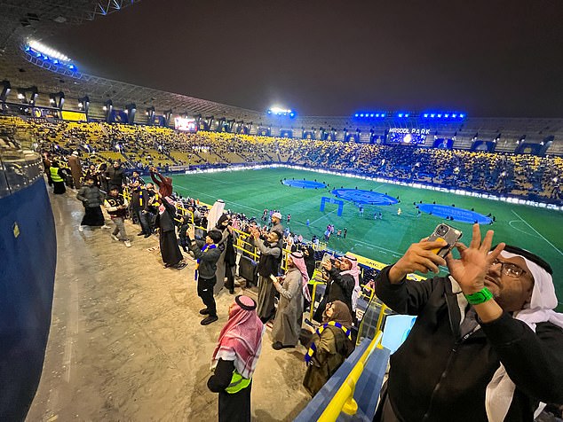 Al-Nassr fans enthusiastically snapped photos of the club's new signing at Mrsool Park on Friday.