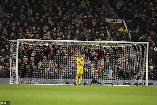 De Gea has long been considered one of the best goalkeepers with the ball at his feet, but not against Everton.