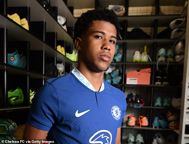 1673107379 252 Chelsea complete the 18m signing of Brazilian wonderkid Andrey Santos