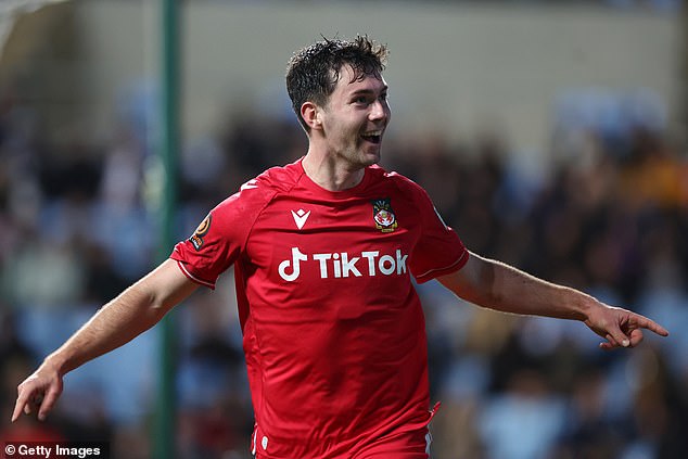 Thomas O'Connor restored Wrexham's two-goal lead as he made it 3-1 for his team