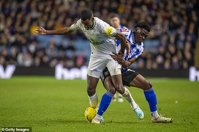 Alexander Isak returned from injury for the match and managed to play 45 minutes