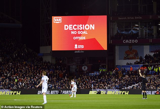 Danny Rose could have put the visiting team 1-0 up in the first half, but he was declared offside