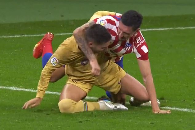 1673226828 342 Crazy 92nd minute fight breaks as Ferran Torres and Stefan Savic