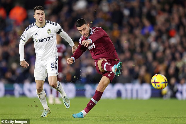 Gianluca Scamacca ended his scoring drought with a great shot to make it 2-1 at Elland Road