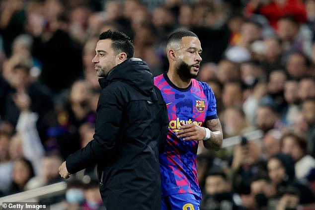 The 28-year-old striker does not enter Xavi Hernández's plans at the Camp Nou