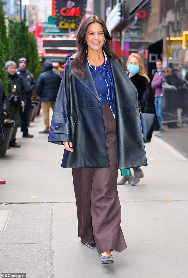 Quick change: The 44-year-old mother-of-one changed out of her top and pants after stopping by Good Morning America to promote her upcoming Off-Broadway show, The Wanderers