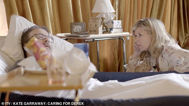 Derek is one of the UK's longest-suffering covid patients after being admitted to hospital with the virus in March 2020, only returning to the family's London home in April 2021, where he receives 24-hour care. .