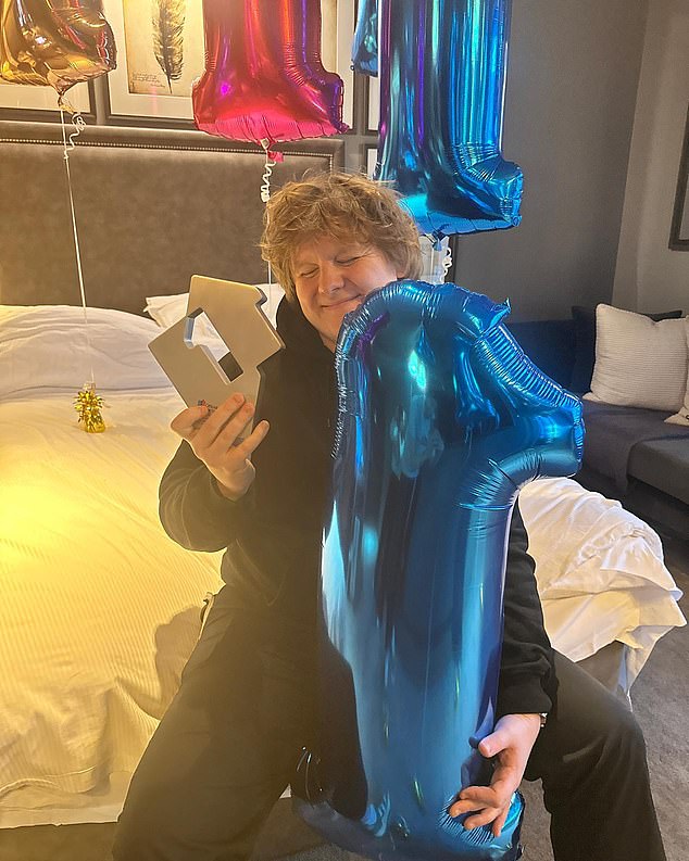 1673632169 318 Lewis Capaldi celebrates scoring his fourth UK number one single