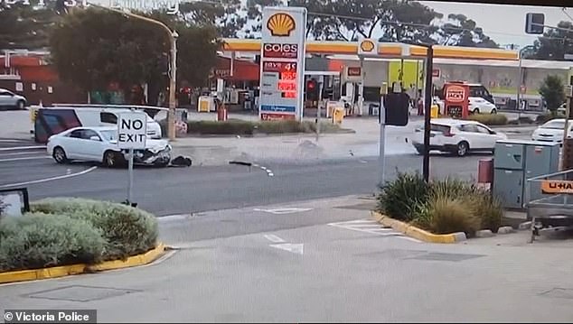 Police charged four men in connection with the alleged car chase that damaged two vehicles (in the photo, the aftermath of the accident)