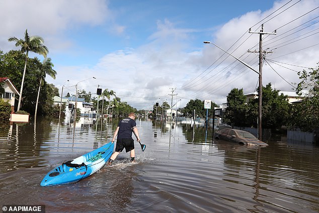 The Met Office forecasts 300mm of fall along a 630km stretch of coastline between Cardwell and Carmila in the sunny state on Saturday and Sunday.