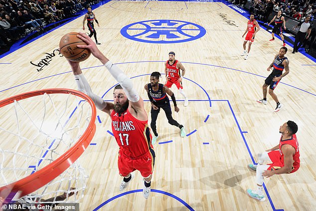 Jonas Valanciunas had a 'monster game,' according to his Pelicans coach Willie Green