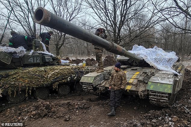 Military contributions to Ukraine will go towards the hope that Zelensky will be in a position to launch a decisive counter-offensive in early spring.  In the photo: Ukrainian servicemen stand on their tanks in Bakhmut, Donetsk region, on January 13, 2023.