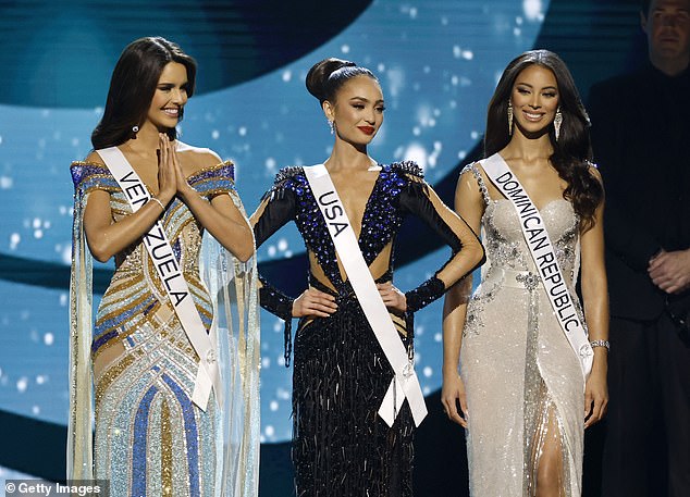 Miss USA with the finalists Amanda Dudamel from Venezuela and Andreína Martínez Founier from the Dominican Republic