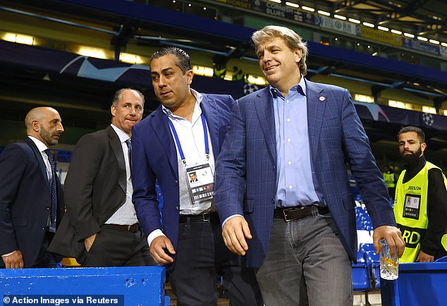 Chelsea co-owner Behdad Eghbali traveled to Turkey and brought Mudryk back on a private plane on Saturday.