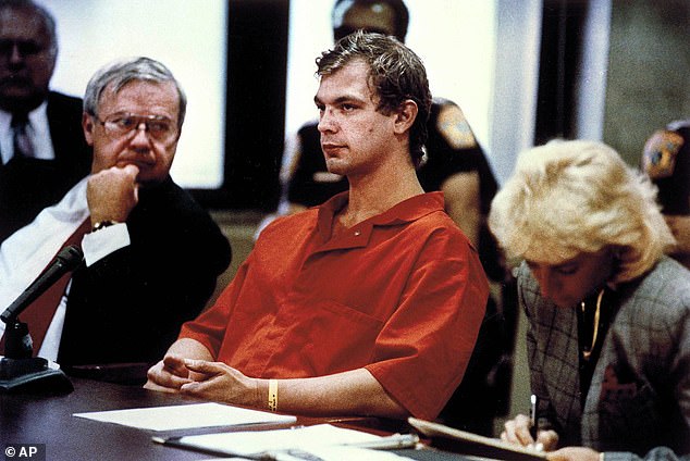 Jeffrey Dahmer sitting in a courtroom in 2991 after his arrest