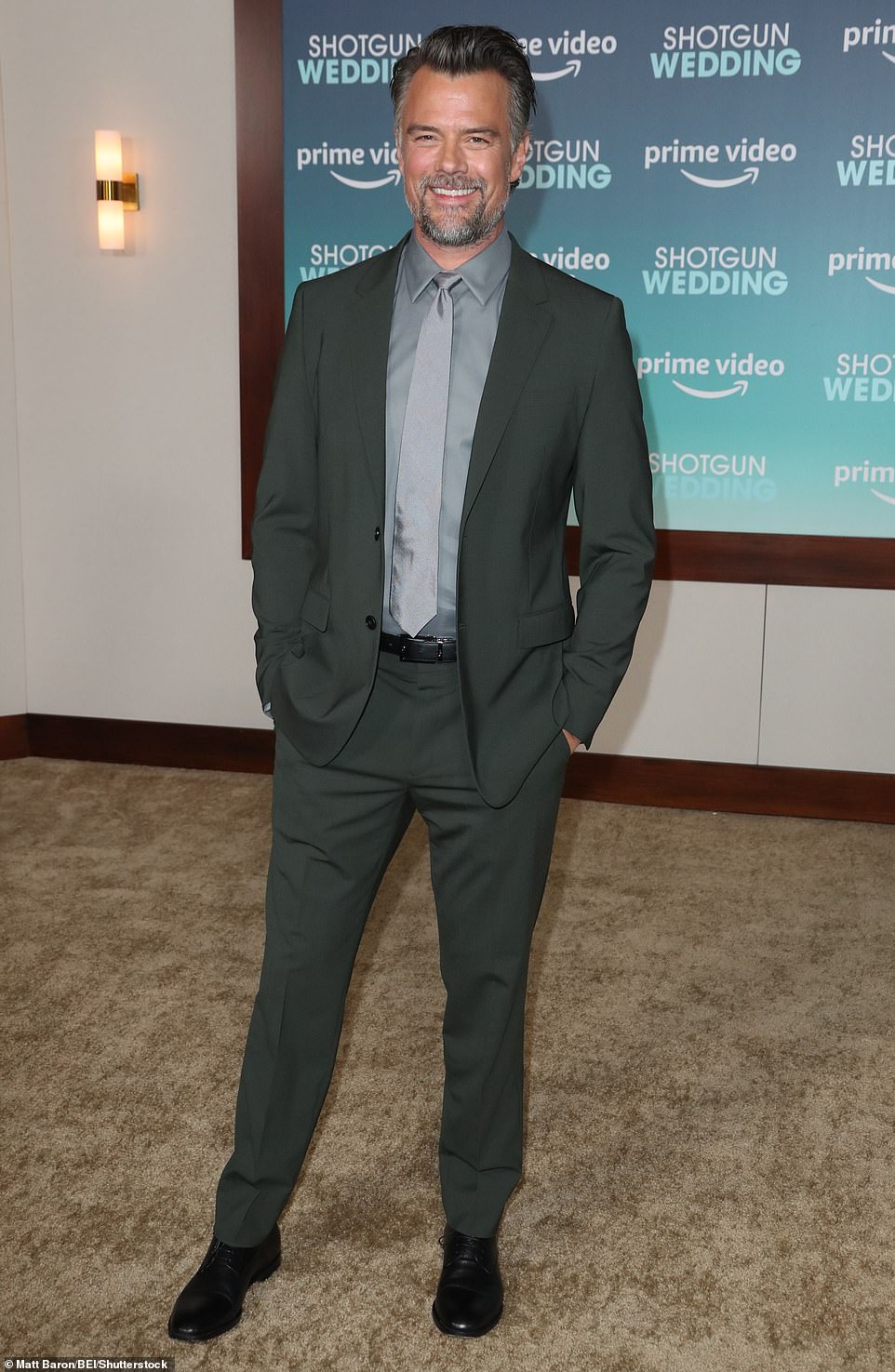 Man of style!  Duhamel looked incredibly handsome in his sharp suit and shiny tie.