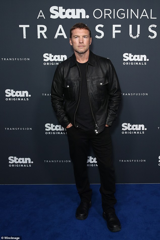 The 46-year-old actor cut a graceful figure dressed in an all-black ensemble consisting of a leather jacket, plain T-shirt, and black pants.