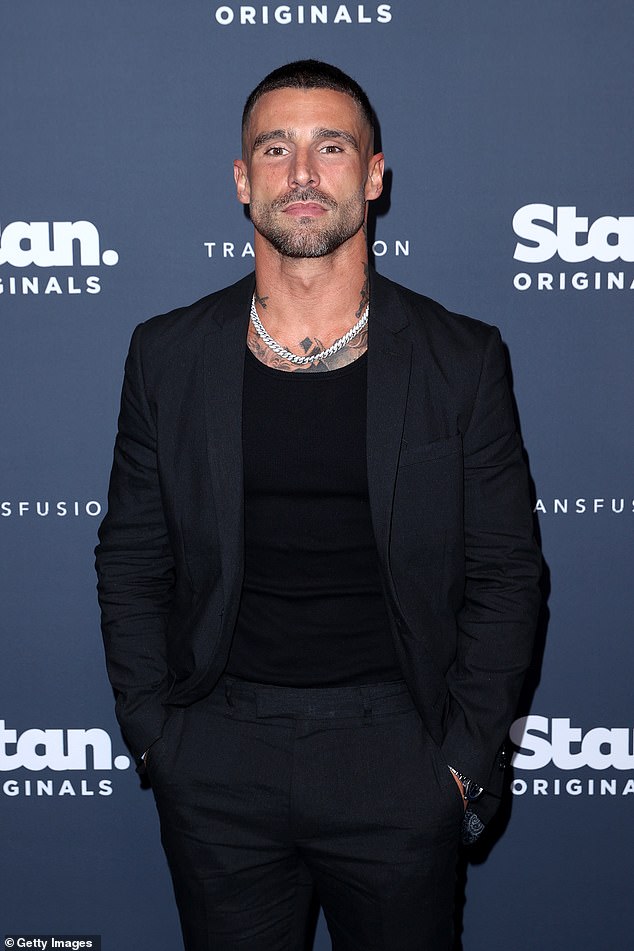 Brent Vitiello showed off every inch of the heartthrob in a black suit that he paired with a black T-shirt and a silver chain.