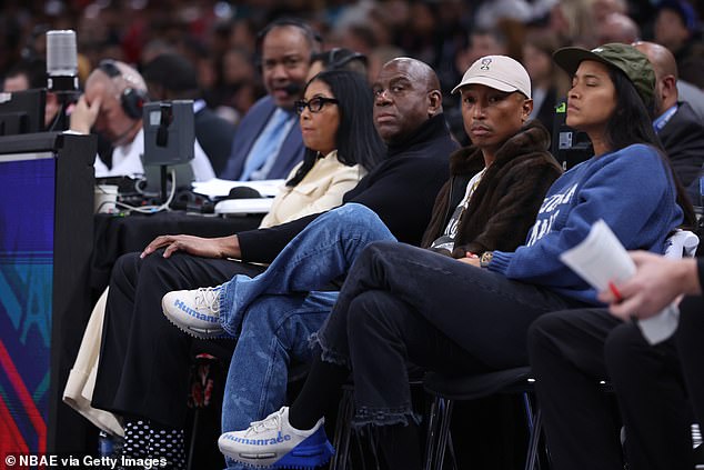 Williams and Johnson watched as the Pistons and Bulls played an end-to-end first half.