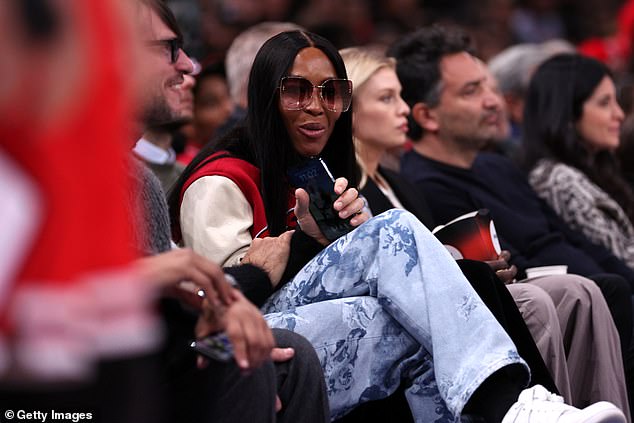 British supermodel Naomi Campbell was also photographed looking stunning while sitting courtside.