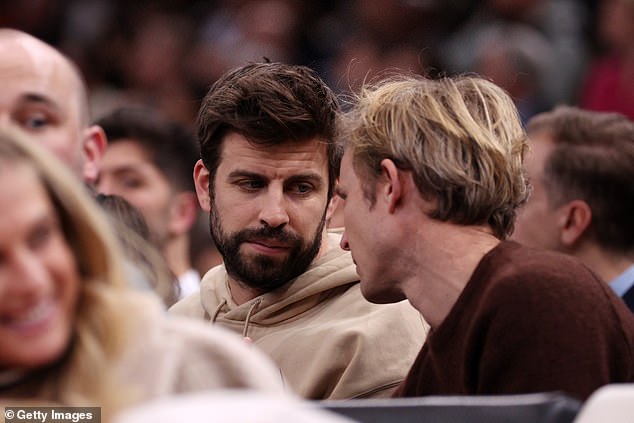 Former soccer player Gerard Piqué left behind the drama of his personal life to enjoy the game