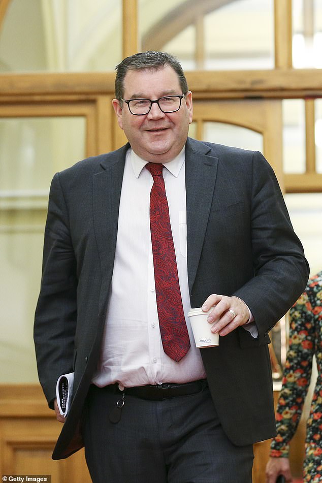 Political analysts say Deputy Prime Minister and Finance Minister Grant Robertson could take the top job, despite saying he has no interest in leading the country.