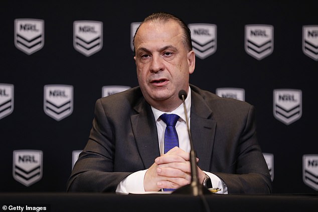 V'Landys dismissed rumors of NRL players defecting to the union, suggesting rugby was boring