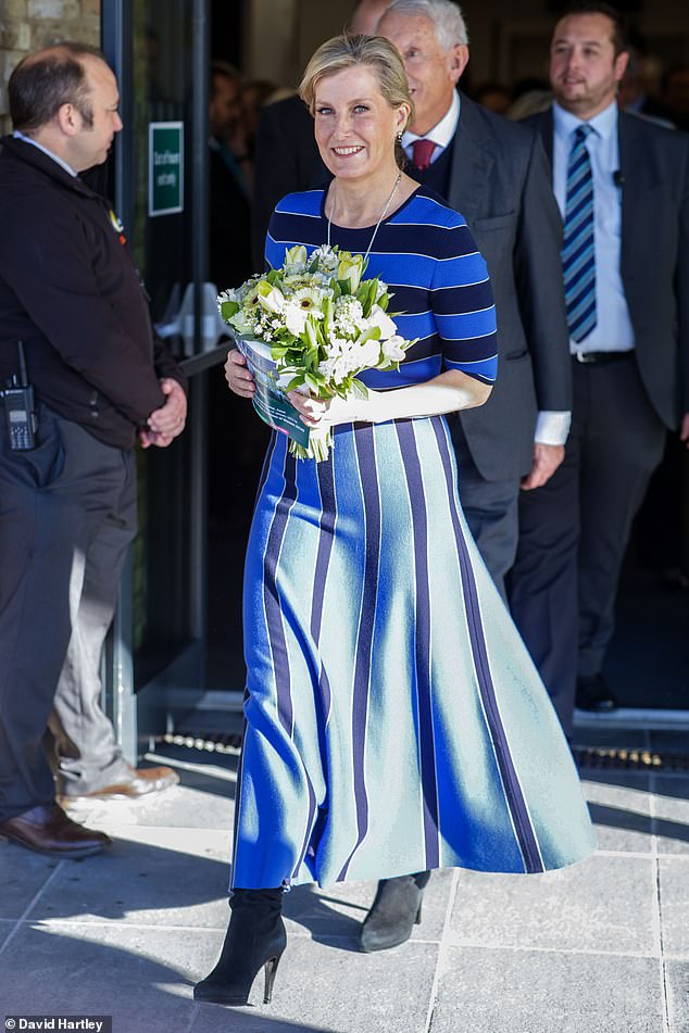 The Countess was also presented with a card and flowers on her visit to Heatherwood Hospital in Ascot yesterday.