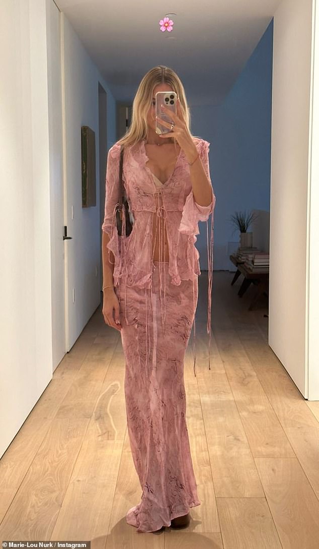 Wow!  Agency-represented talent Marilyn took to Instagram on Thursday night to share a selfie of herself in the gorgeous look with her 42,700 followers.