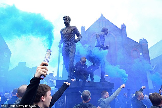 The mood at Everton right now is so toxic and the gap between the owner and the fans is stark.