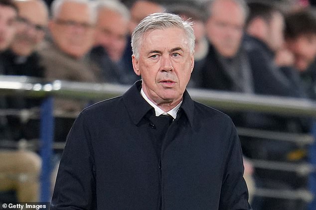 Ancelotti was far from happy with the Brazilian, but later played down the dispute between them.